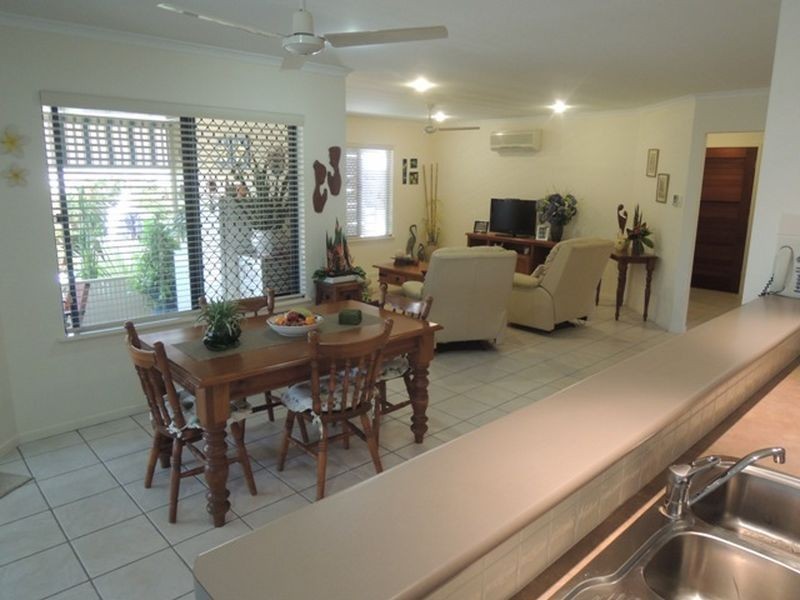 15 Beachside Place, Shoal Point QLD 4750