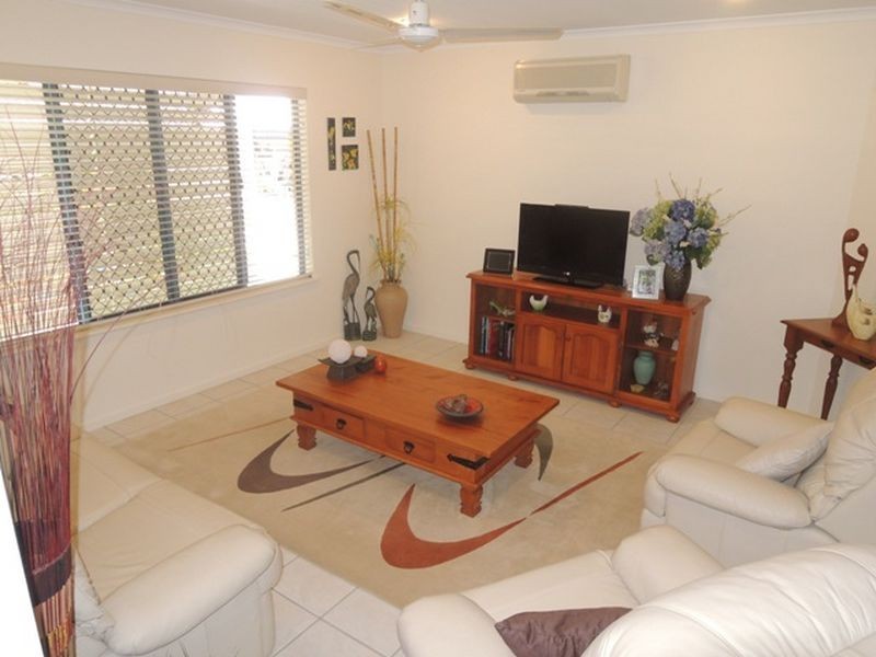 15 Beachside Place, Shoal Point QLD 4750