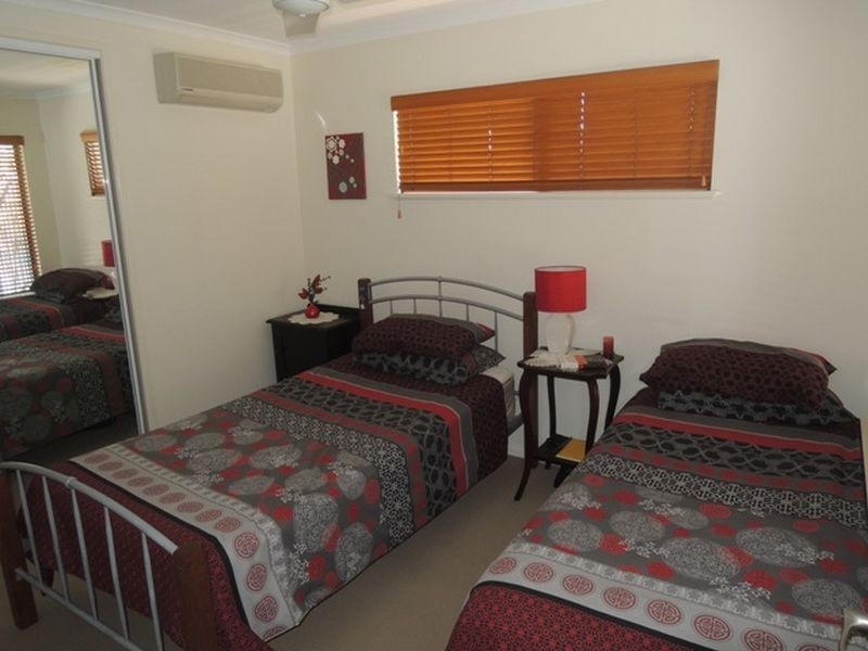 15 Beachside Place, Shoal Point QLD 4750