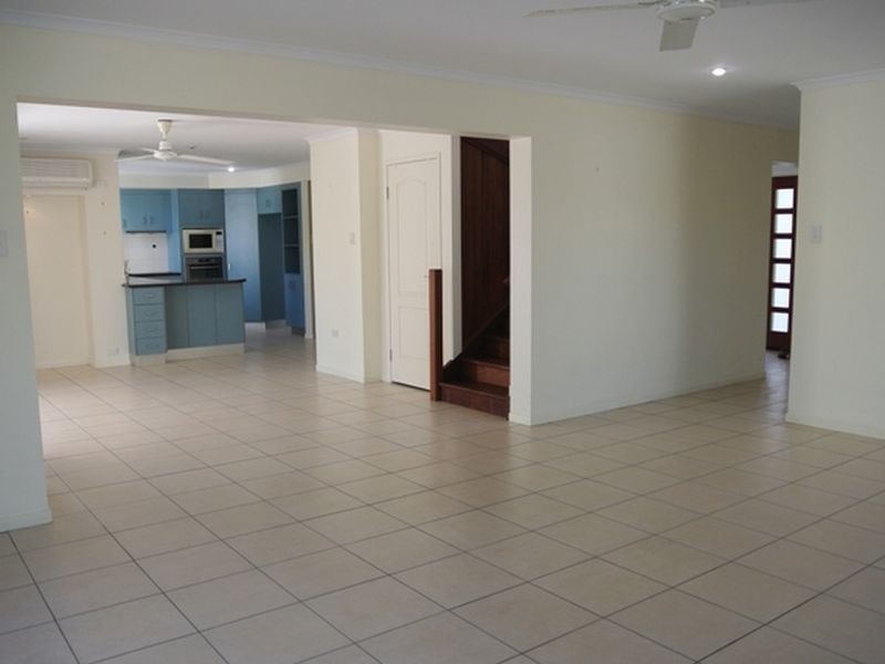 8 Portside Place, Shoal Point QLD 4750