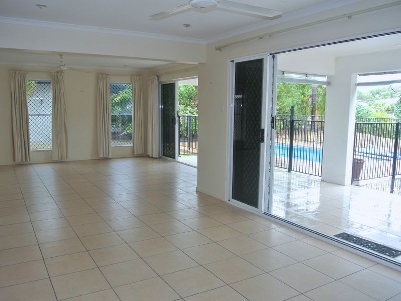 8 Portside Place, Shoal Point QLD 4750