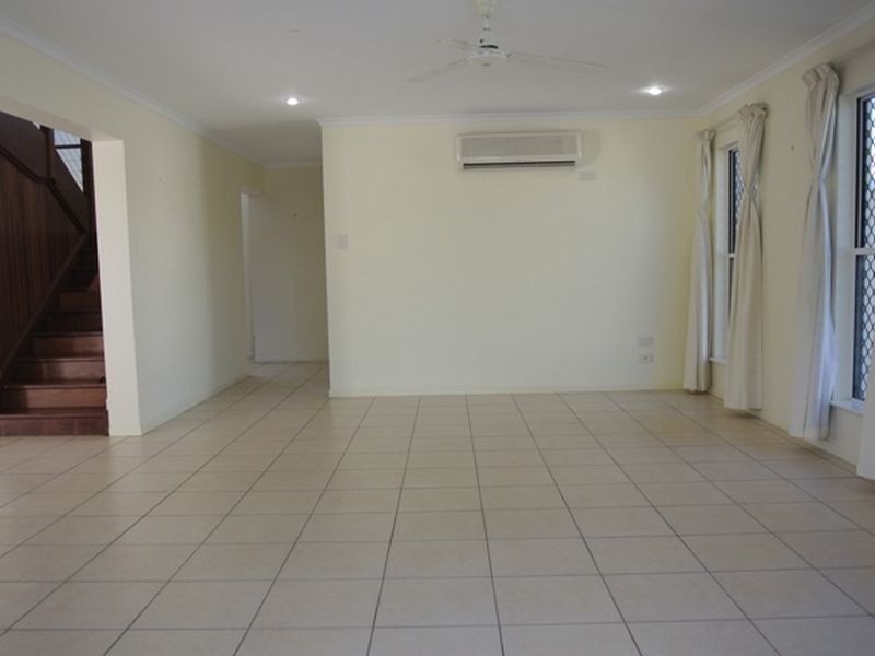 8 Portside Place, Shoal Point QLD 4750