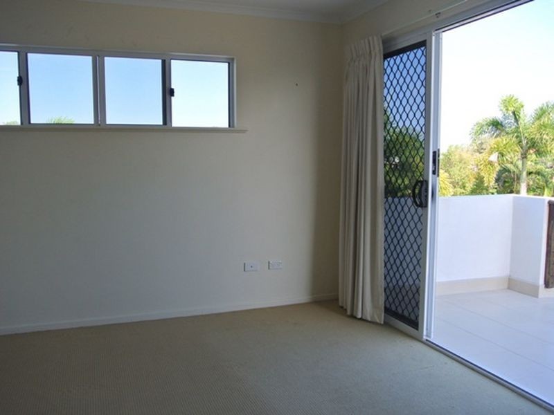 8 Portside Place, Shoal Point QLD 4750