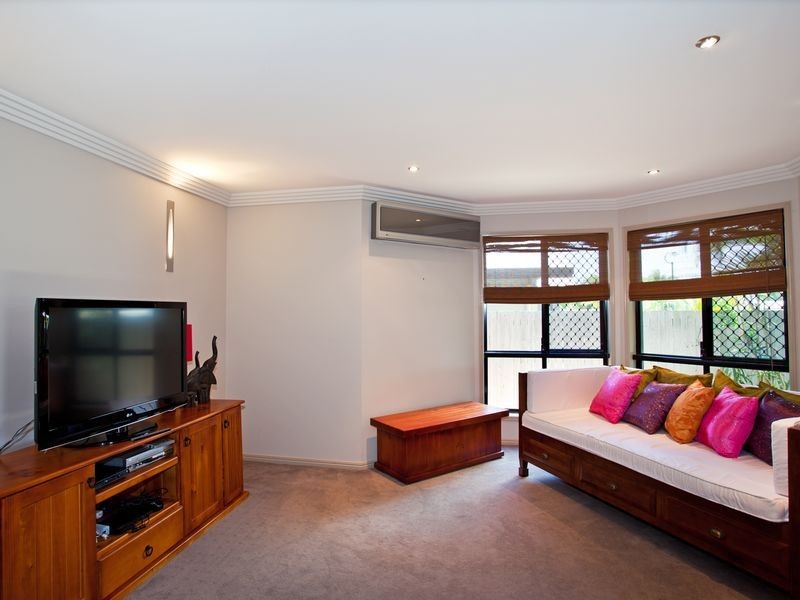 8 Friarbird Avenue, Blacks Beach QLD 4740
