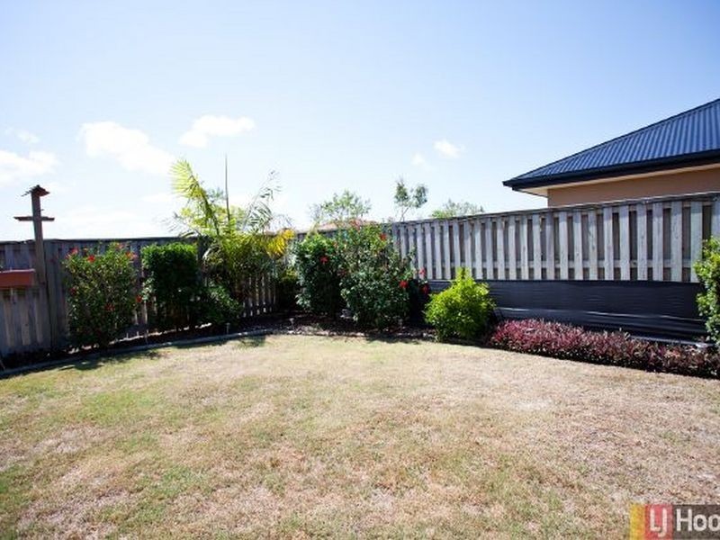 16 Whitehaven Drive, Blacks Beach QLD 4740