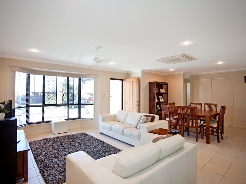 9 Kinghorn Street, Eimeo QLD 4740