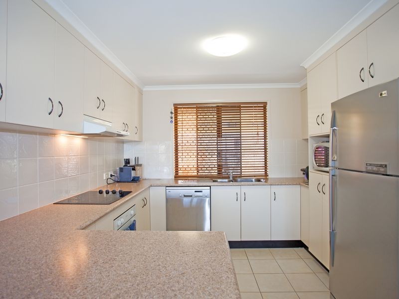 9 Kinghorn Street, Eimeo QLD 4740