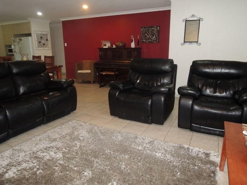 8 Galasheils Street, Beaconsfield QLD 4740