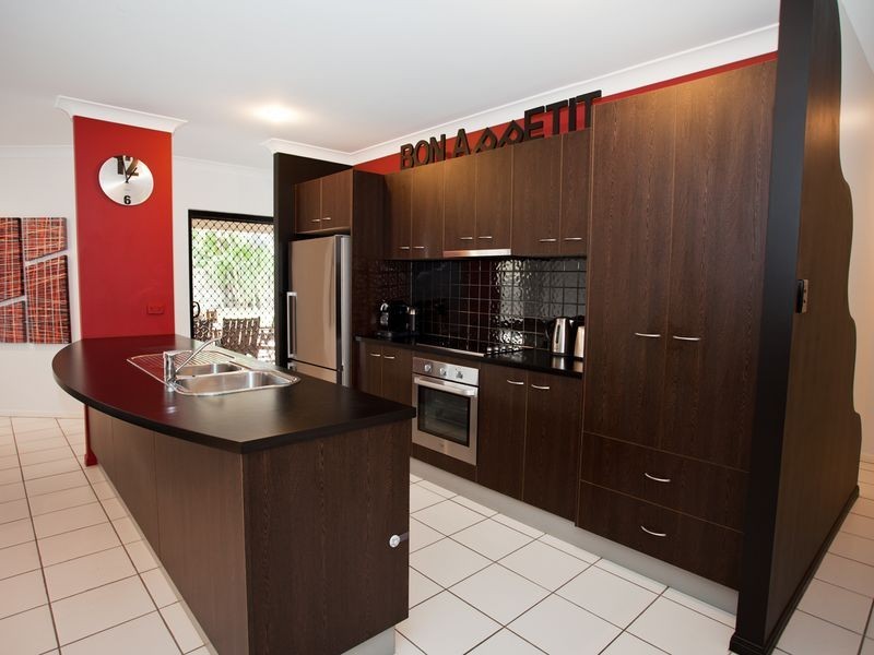 16 Cutfield Street, Glenella QLD 4740