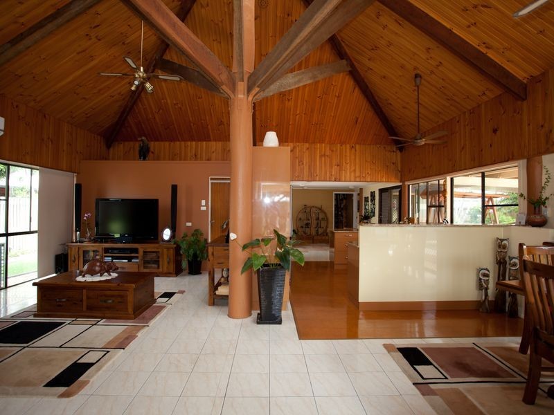 45 Waverley Street, Bucasia QLD 4750