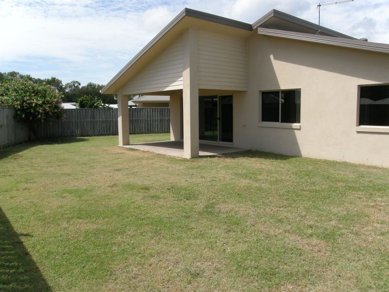 39 Whitehaven Drive, Blacks Beach QLD 4740