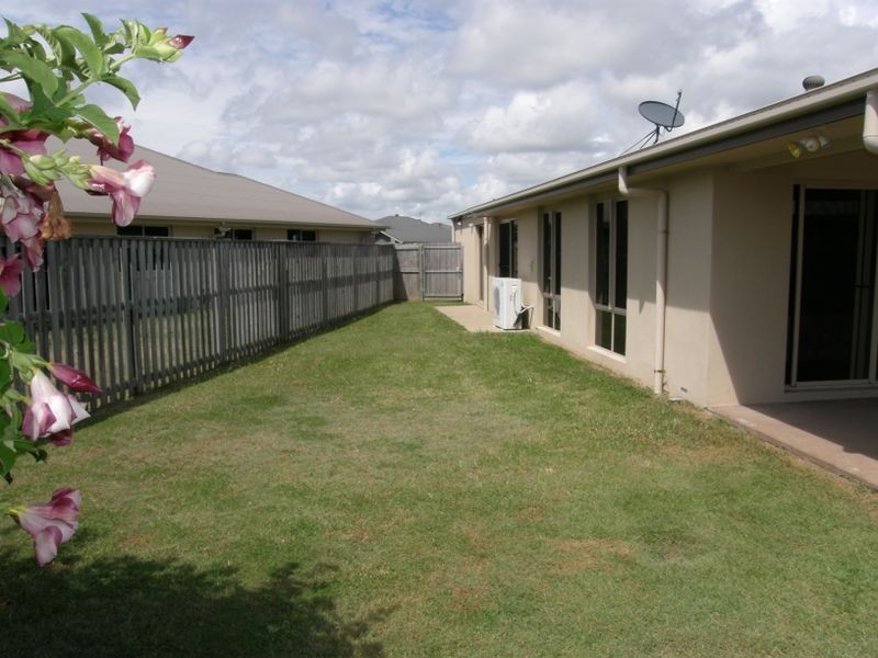 39 Whitehaven Drive, Blacks Beach QLD 4740