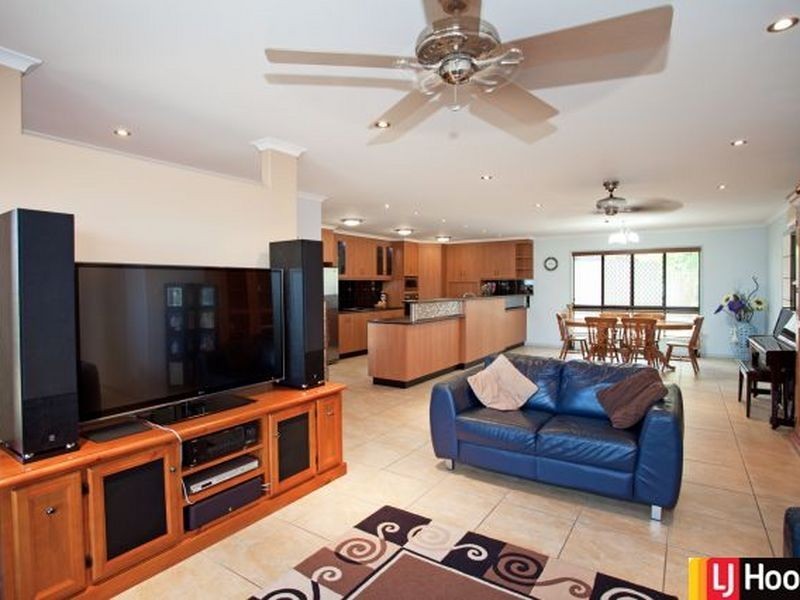 2 Douglas Crescent, Rural View QLD 4740