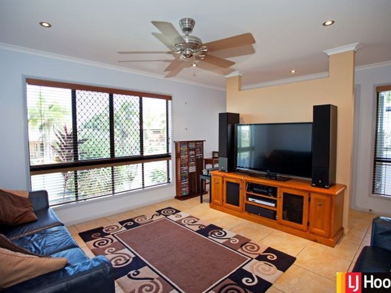 2 Douglas Crescent, Rural View QLD 4740