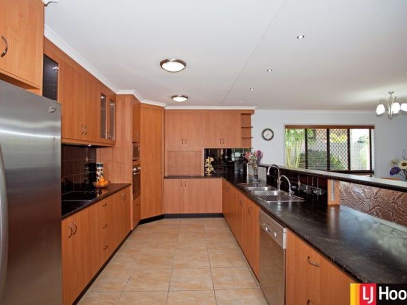 2 Douglas Crescent, Rural View QLD 4740