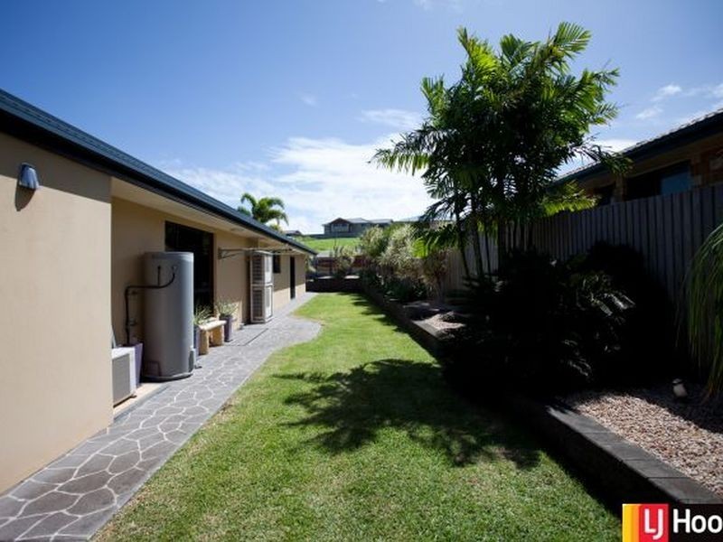 2 Douglas Crescent, Rural View QLD 4740