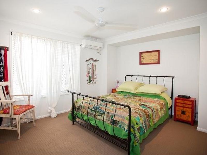 20 Beachside Place, Shoal Point QLD 4750