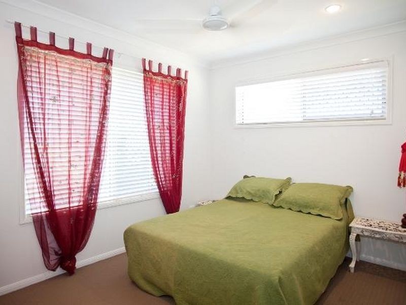 20 Beachside Place, Shoal Point QLD 4750