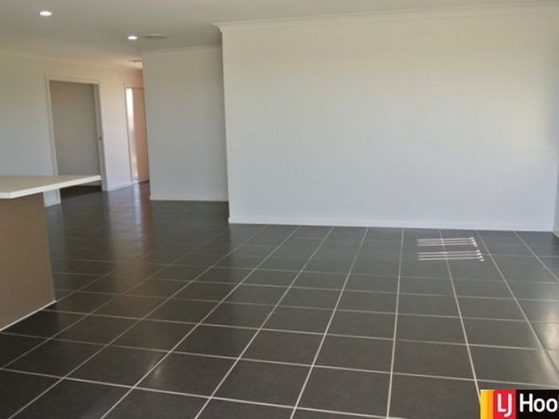 35 Dobinson Street, Bucasia QLD 4750