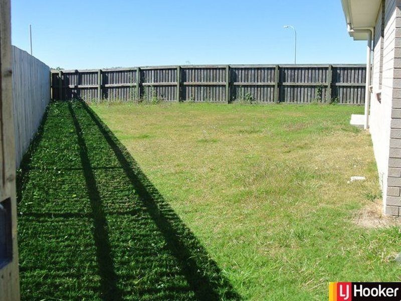 35 Dobinson Street, Bucasia QLD 4750
