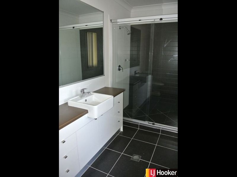 35 Dobinson Street, Bucasia QLD 4750