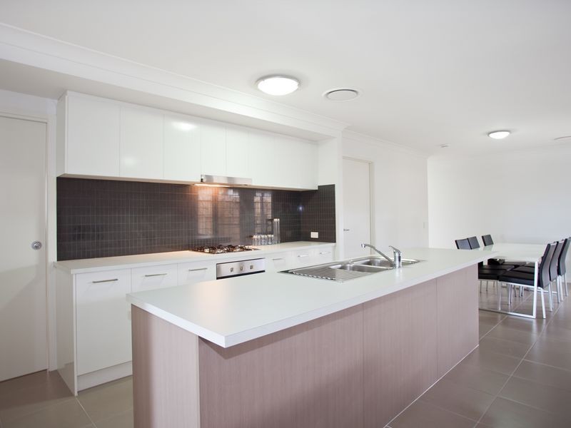 7 Majesty Street, Rural View QLD 4740