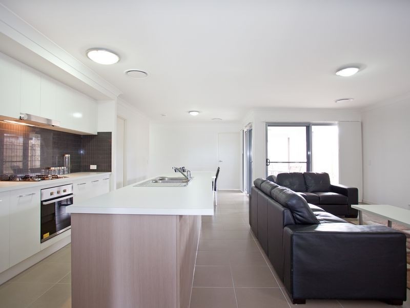 7 Majesty Street, Rural View QLD 4740