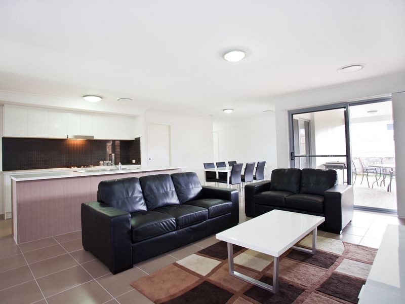 7 Majesty Street, Rural View QLD 4740