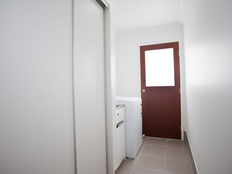 7 Majesty Street, Rural View QLD 4740