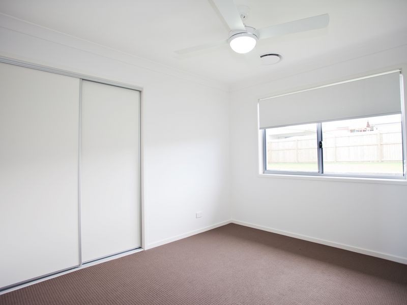 7 Majesty Street, Rural View QLD 4740