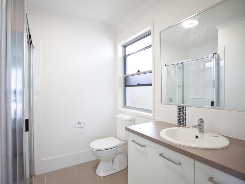 7 Majesty Street, Rural View QLD 4740