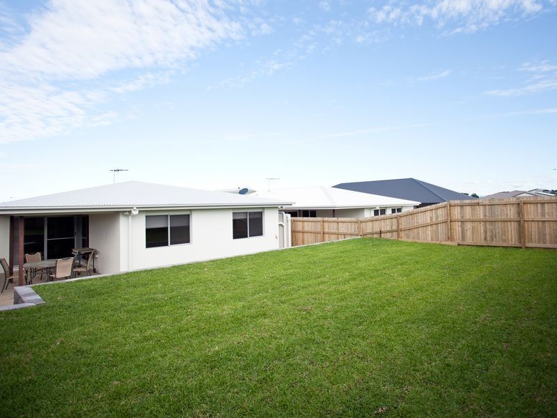 7 Majesty Street, Rural View QLD 4740