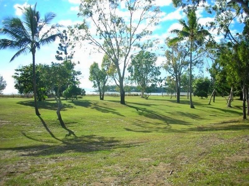 4 Island Close, Shoal Point QLD 4750
