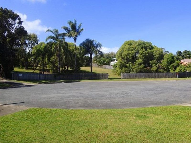 4 Island Close, Shoal Point QLD 4750