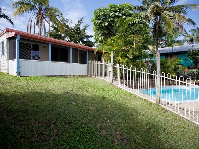 68-70 Mango Avenue, Eimeo QLD 4740