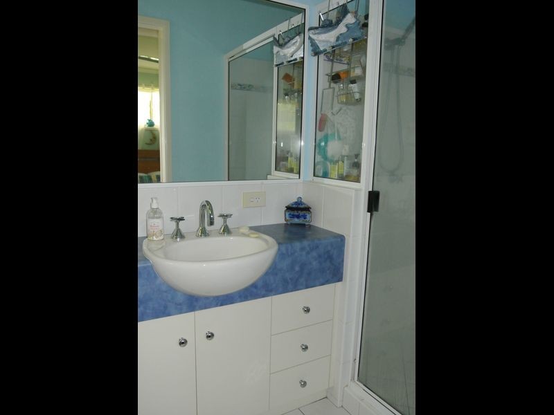 15 Hillcrest Street, Eimeo QLD 4740