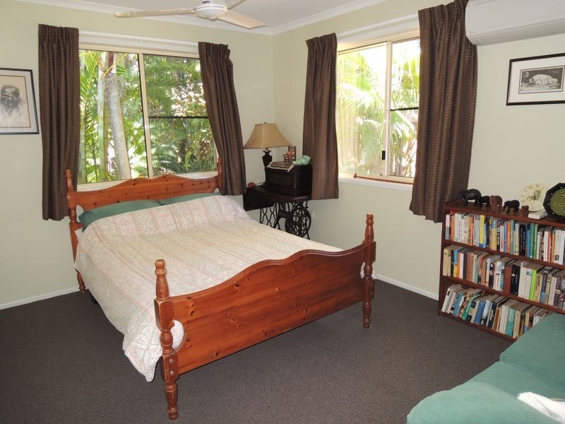 15 Hillcrest Street, Eimeo QLD 4740