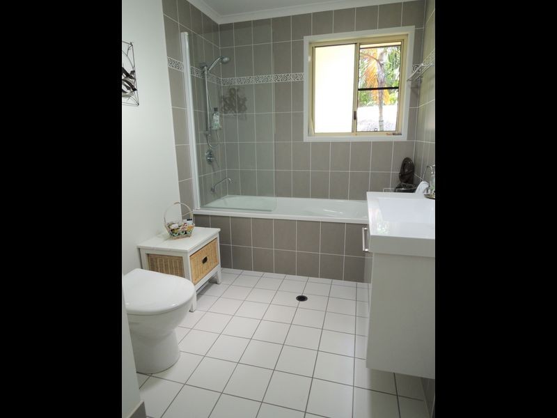 15 Hillcrest Street, Eimeo QLD 4740