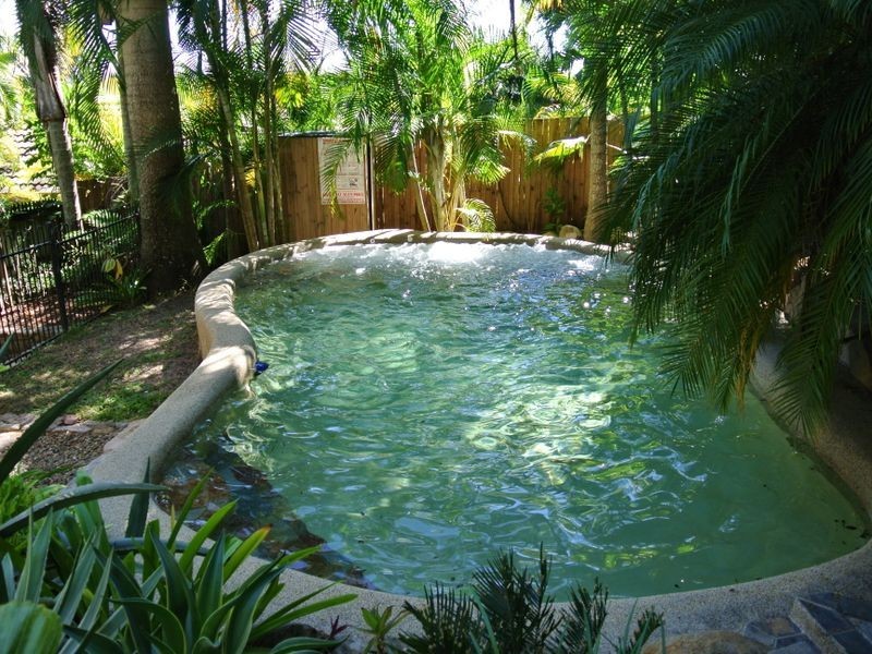 15 Hillcrest Street, Eimeo QLD 4740