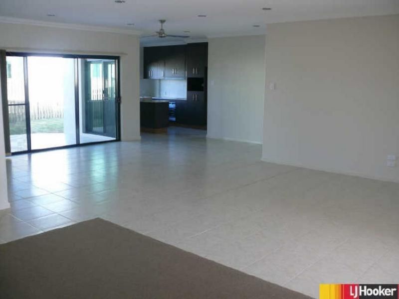 52 Village Circuit, Eimeo QLD 4740