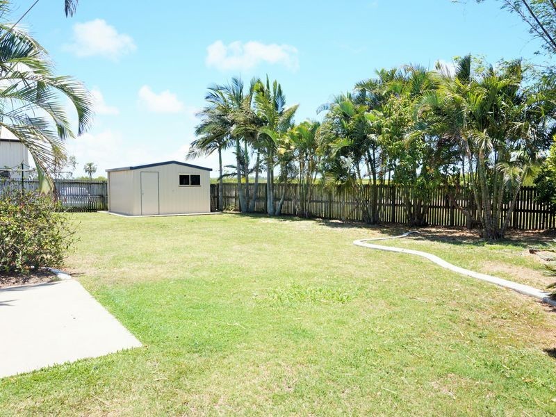 3 Sunset Place, Eimeo QLD 4740