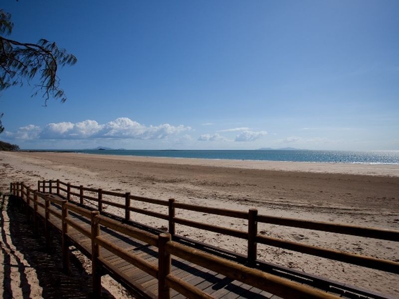 33 Starboard Circuit, Shoal Point QLD 4750