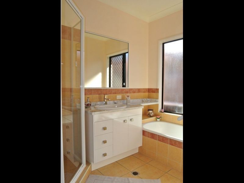 33 Starboard Circuit, Shoal Point QLD 4750