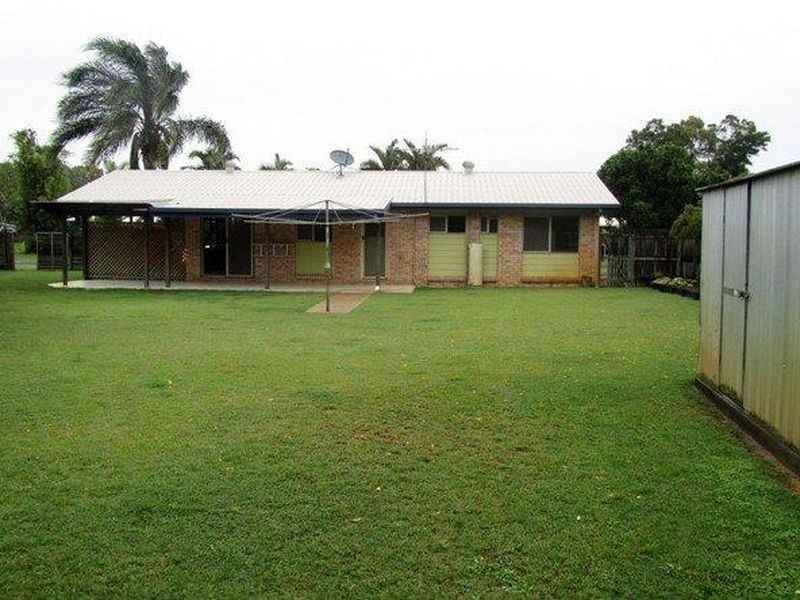 15 Elizabeth Drive, Bucasia QLD 4750