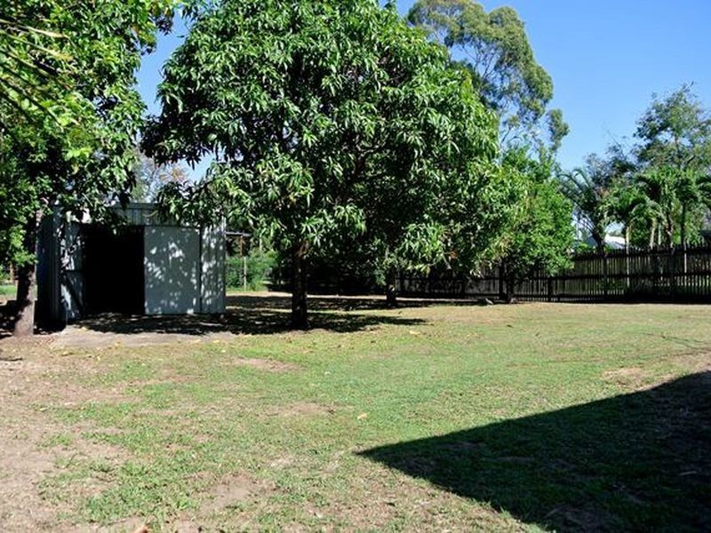 8 Cook Street, Bucasia QLD 4750