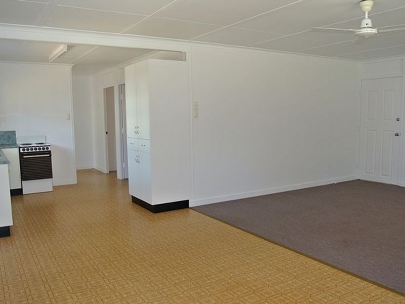 8 Cook Street, Bucasia QLD 4750