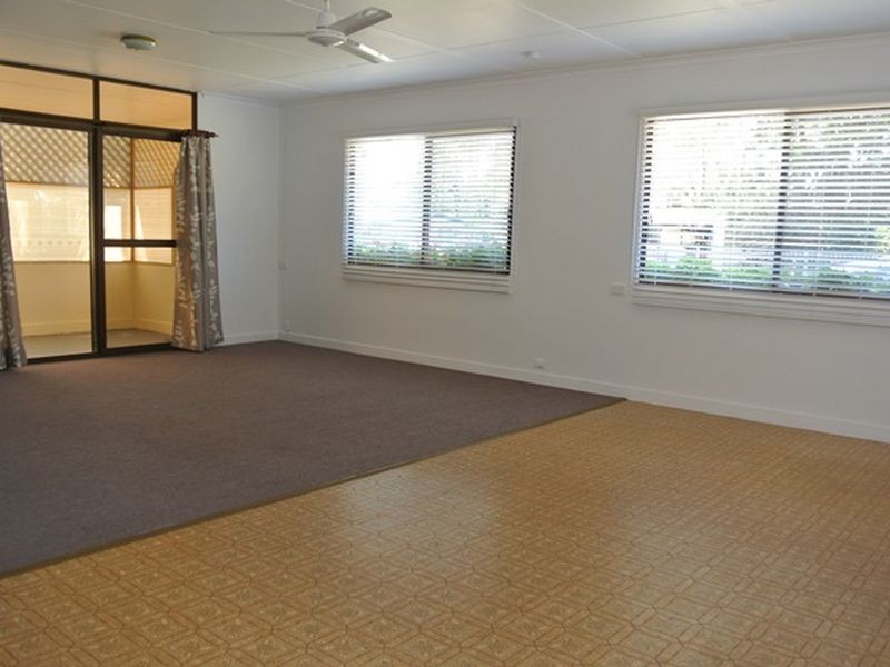 8 Cook Street, Bucasia QLD 4750