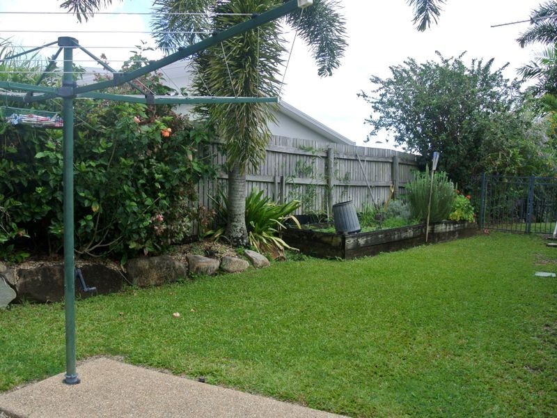 6 The Top Deck, Blacks Beach QLD 4740