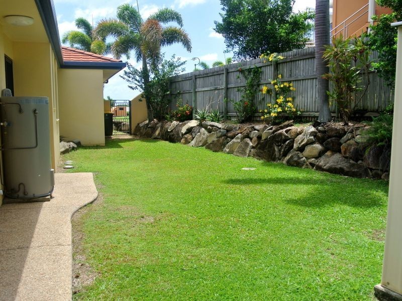 6 The Top Deck, Blacks Beach QLD 4740