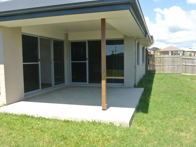 21 Dobinson Street, Bucasia QLD 4750